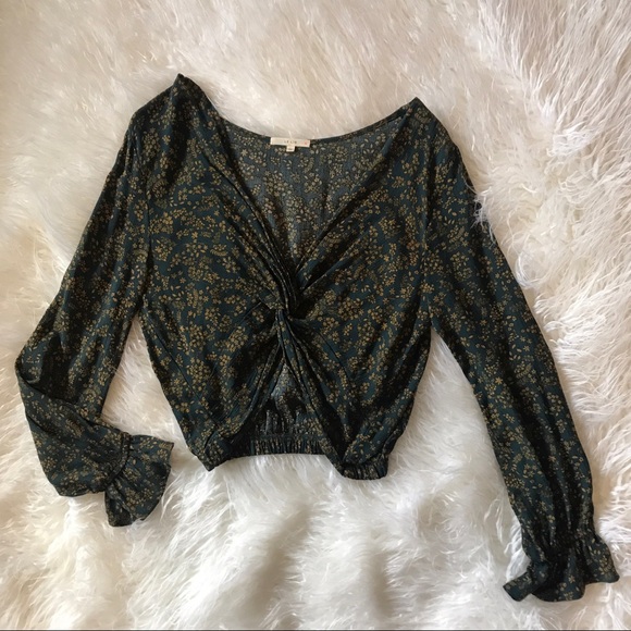 Forest green crop top🌲 - Picture 1 of 4